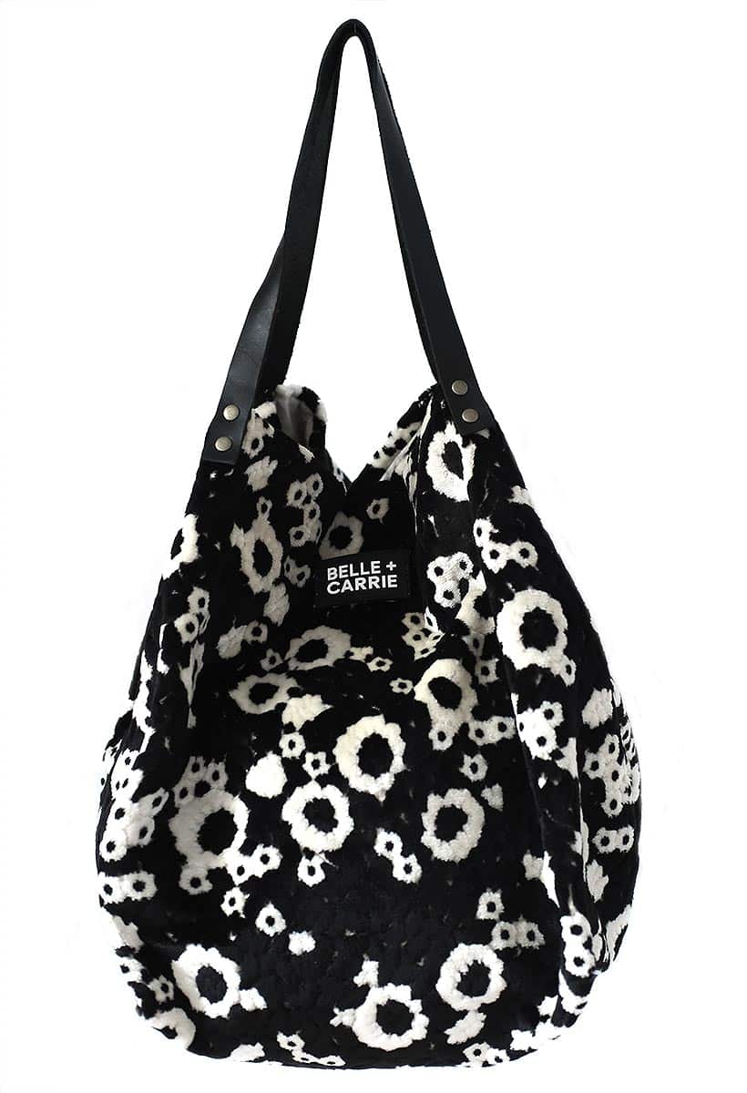 Schultertaschen - Fluffy Flowers